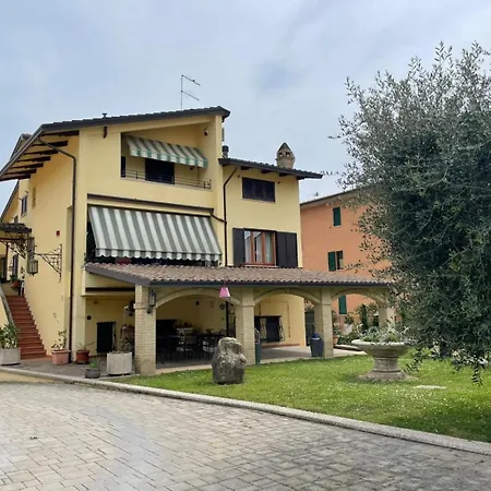 Matilde Daire Palazzo (Umbria)